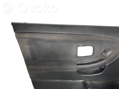 Priekšējo durvju apdare