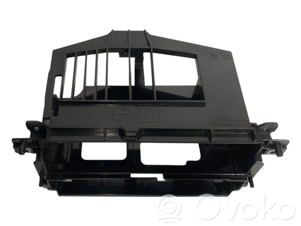 Radiouztvērēja / navigācija dekoratīvā apdare