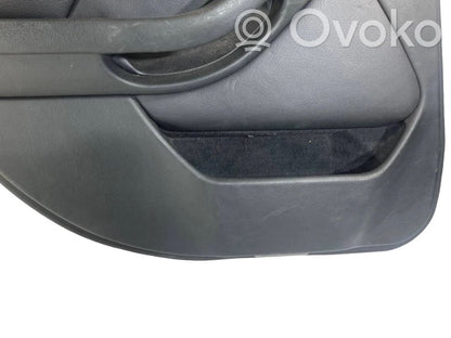 Apšuvums aizmugurējām durvīm