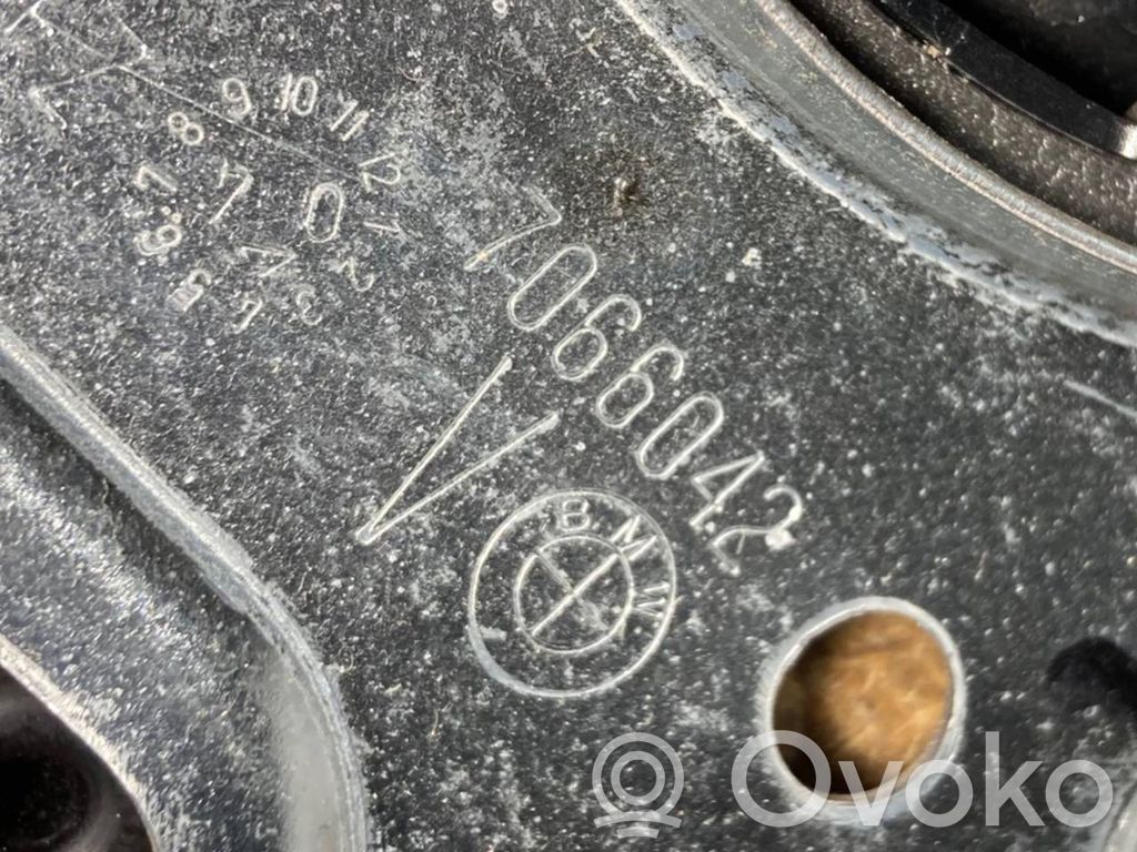 Priekšējo durvju apdare