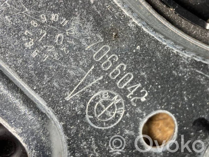 Priekšējo durvju apdare