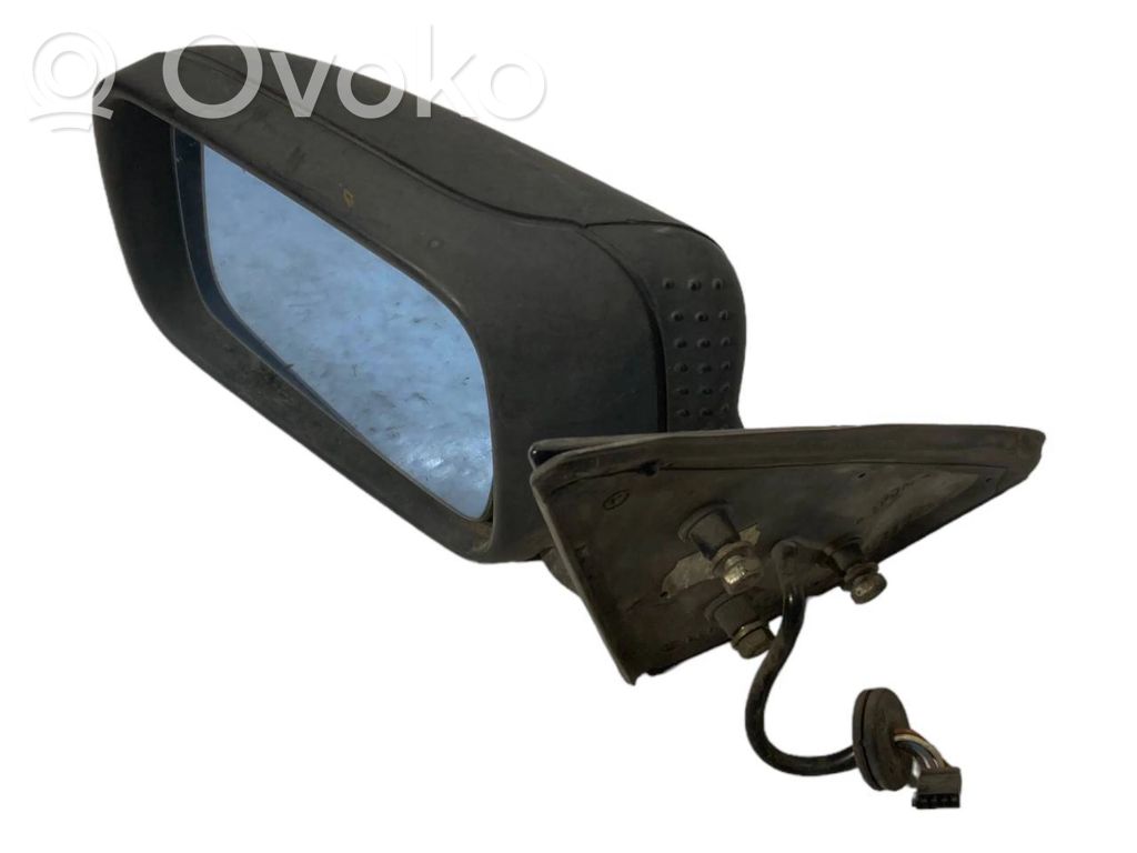 Mirror (electrically controlled)