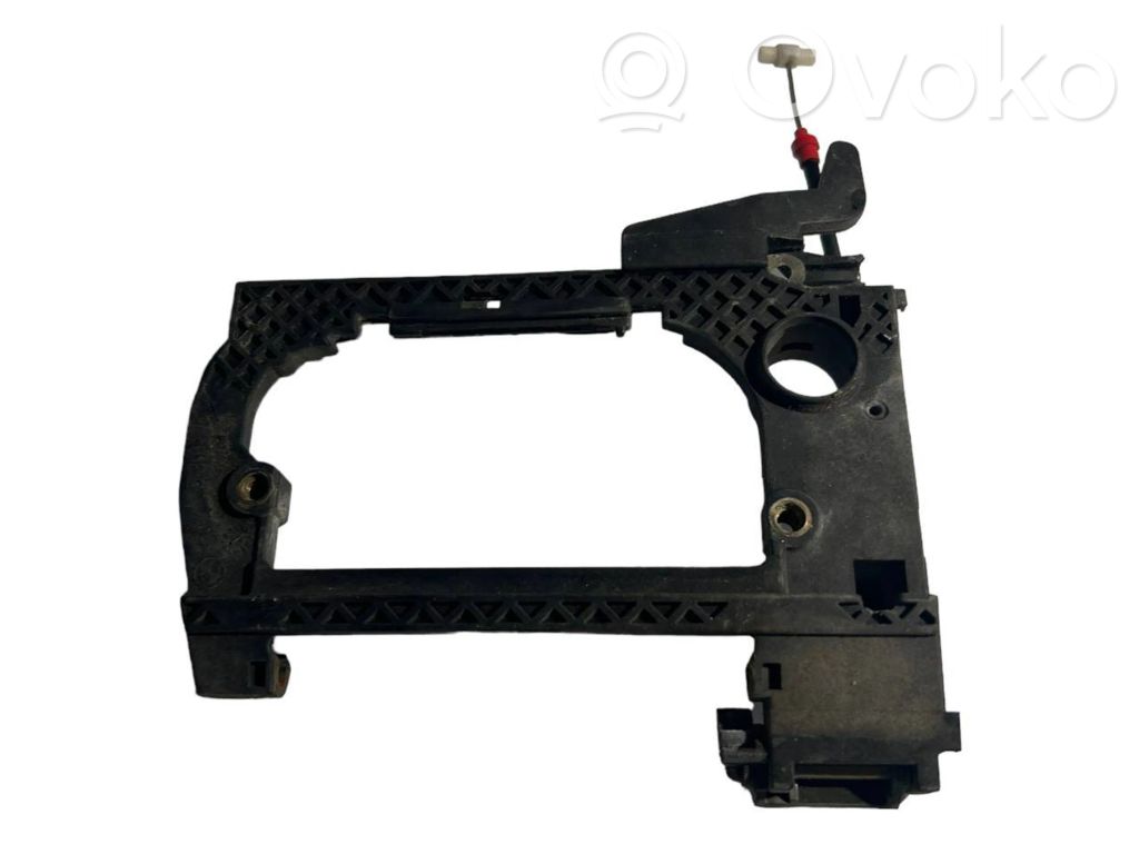 Holder/bracket for external opening handle at the front