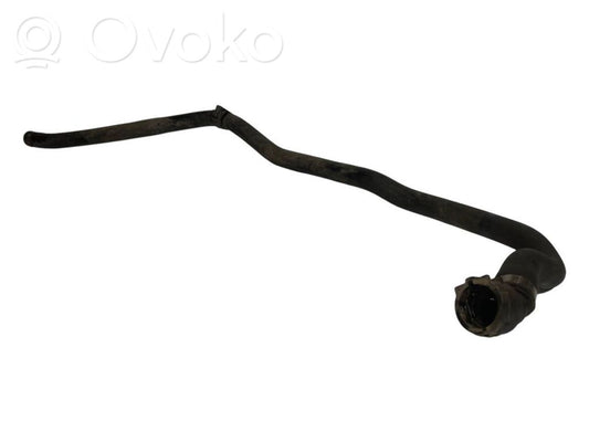 Caurulīte (-es) / šļūtene (-es)