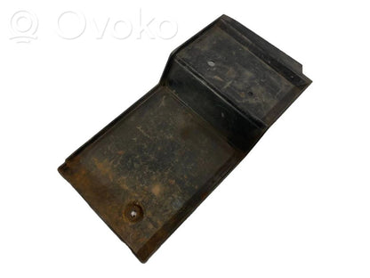 Akumulatora nostiprināšanas pamatne