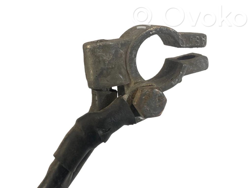 Dzinēja vadu instalācija