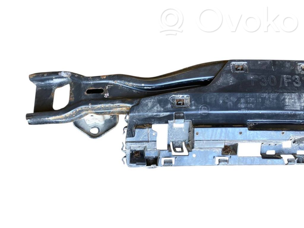 Aizmugurē bampera balka