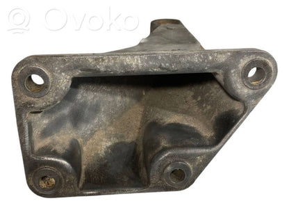 Dzinēja nostiprināšanas stiprinājums-kronšteins