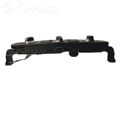 Air conditioning / climate control / interior heating control unit (in the passenger compartment)