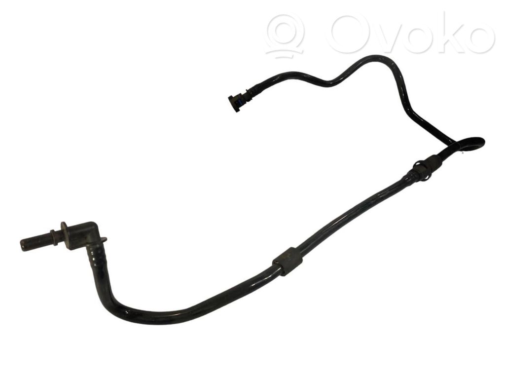 Caurulīte (-es) / šļūtene (-es)