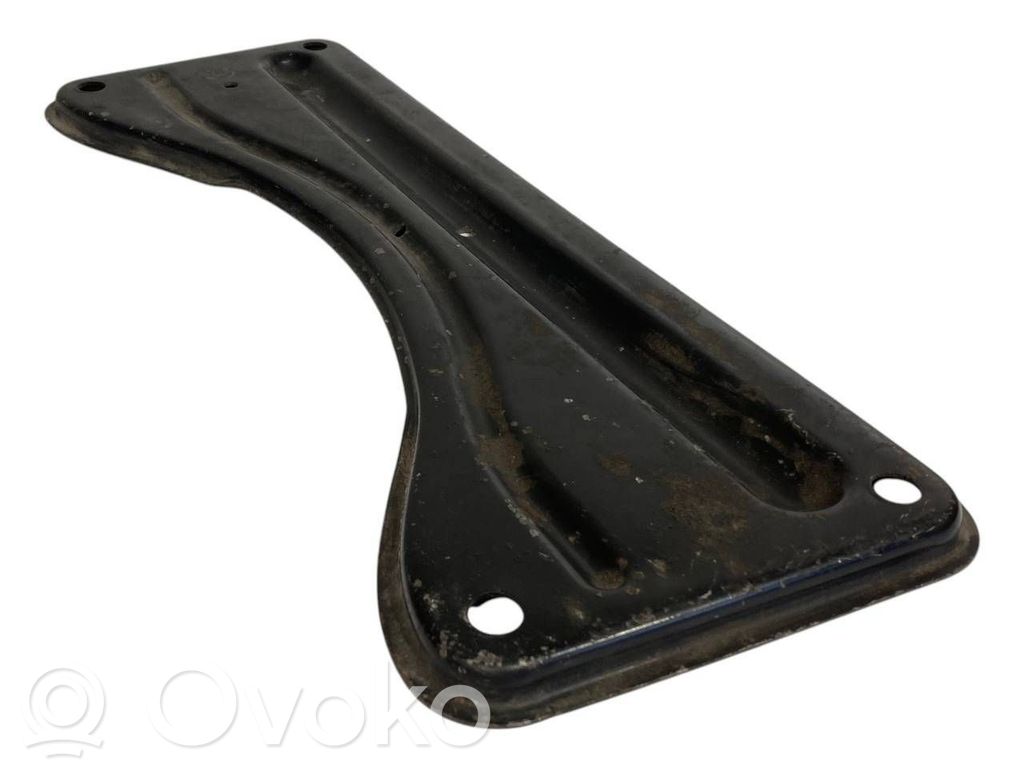 Izpūtēja turētājs