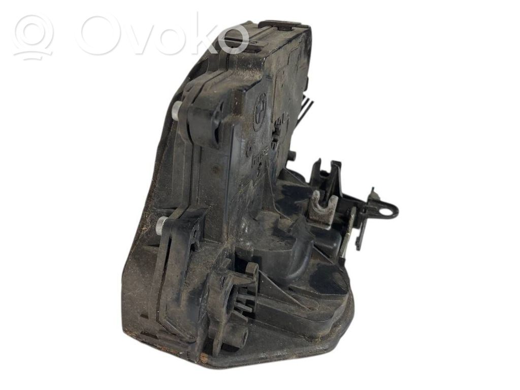 Aizmugurē slēdzene