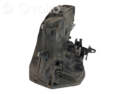 Aizmugurē slēdzene