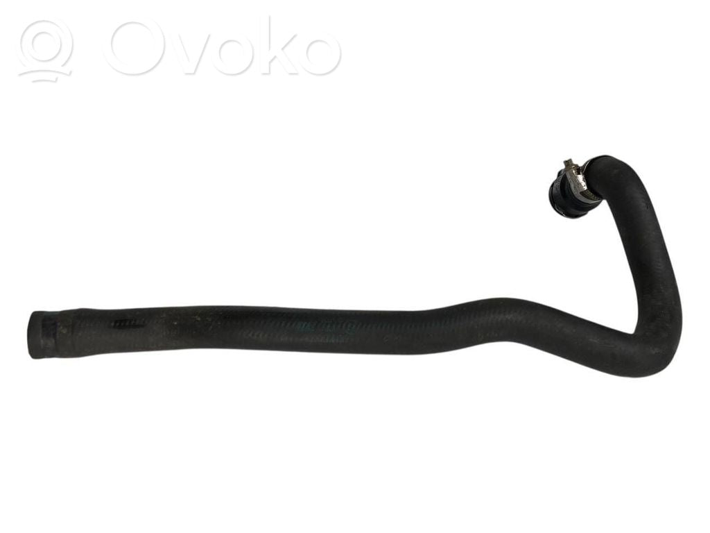 Caurulīte (-es) / šļūtene (-es)