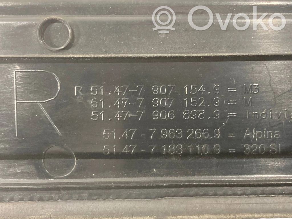 Priekšējā sliekšņa dekoratīvā apdare (iekšējā)