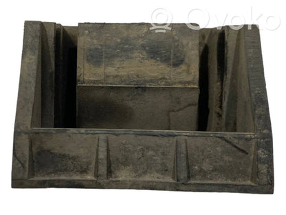 Radiator(s) holder/bracket