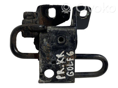 Priekšpusē augšējā vira (eņģe)