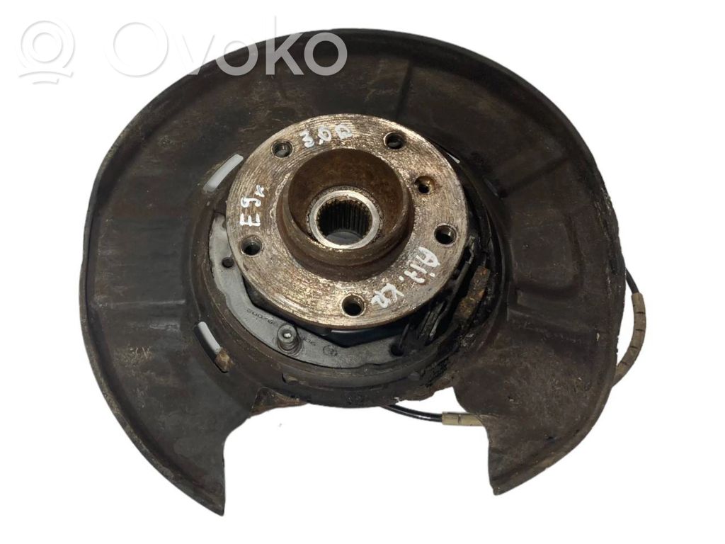 Aizmugurē riteņa rumbas vārpstas šarnīrs (stupica, capfa)