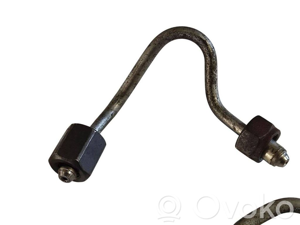 Degvielas caurulīte (-es)