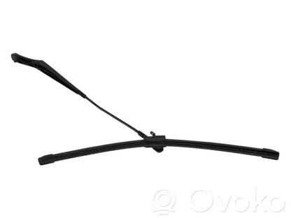 Priekšējā loga tīrītāja kājiņa