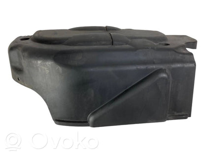 Dzinēja pārsegs (dekoratīva apdare)