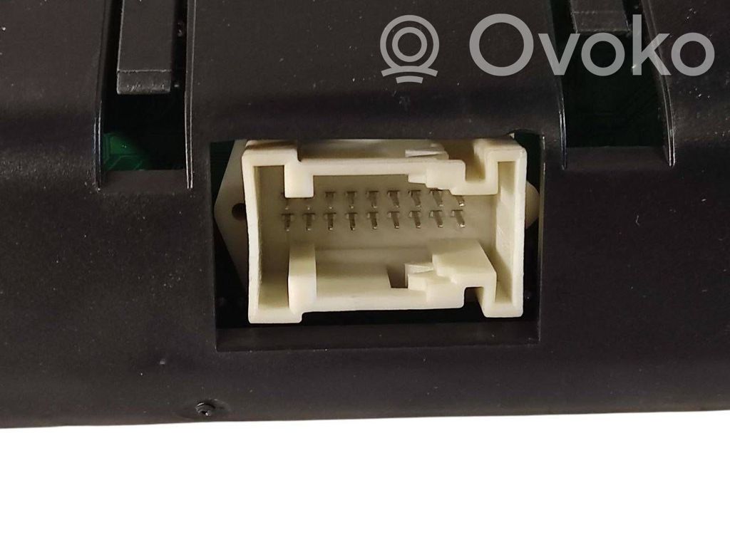 Gaisa kondicioniera / klimata kontroles / salona apsildes vadības bloks (salonā)