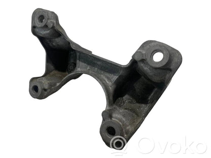 Transmission mounting bracket