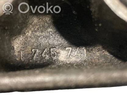 Dzinēja nostiprināšanas stiprinājums-kronšteins