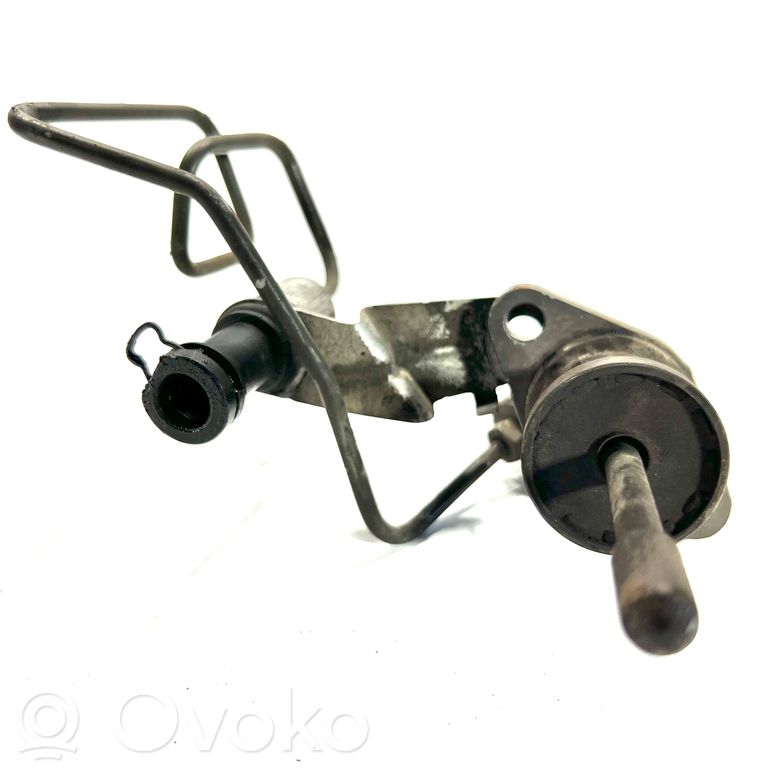 Главный цилиндр сцепления