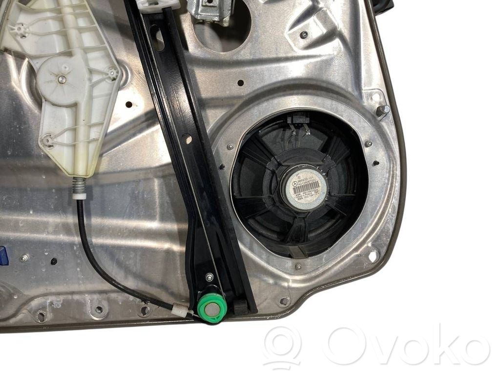 Priekšpusē elektriskā loga pacelšanas mehānisma komplekts