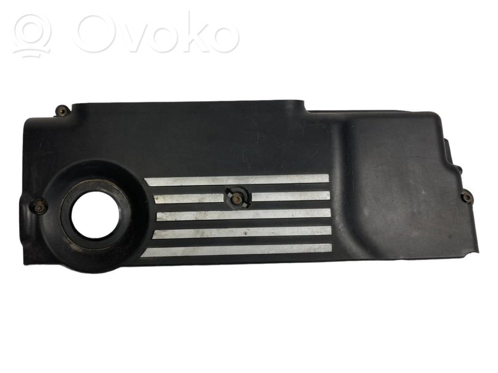 Dzinēja pārsegs (dekoratīva apdare)