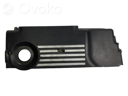 Dzinēja pārsegs (dekoratīva apdare)