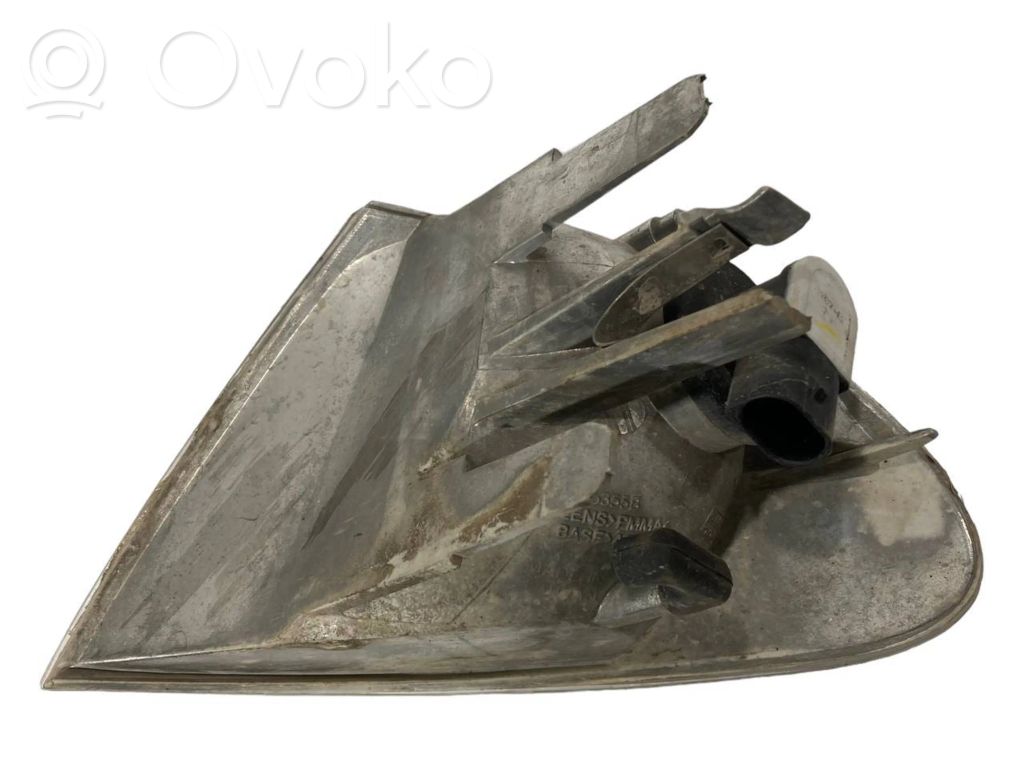 Priekšējais pagrieziena lukturis