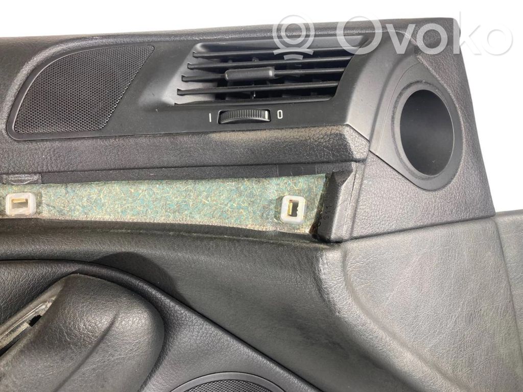 Отделка передней двери