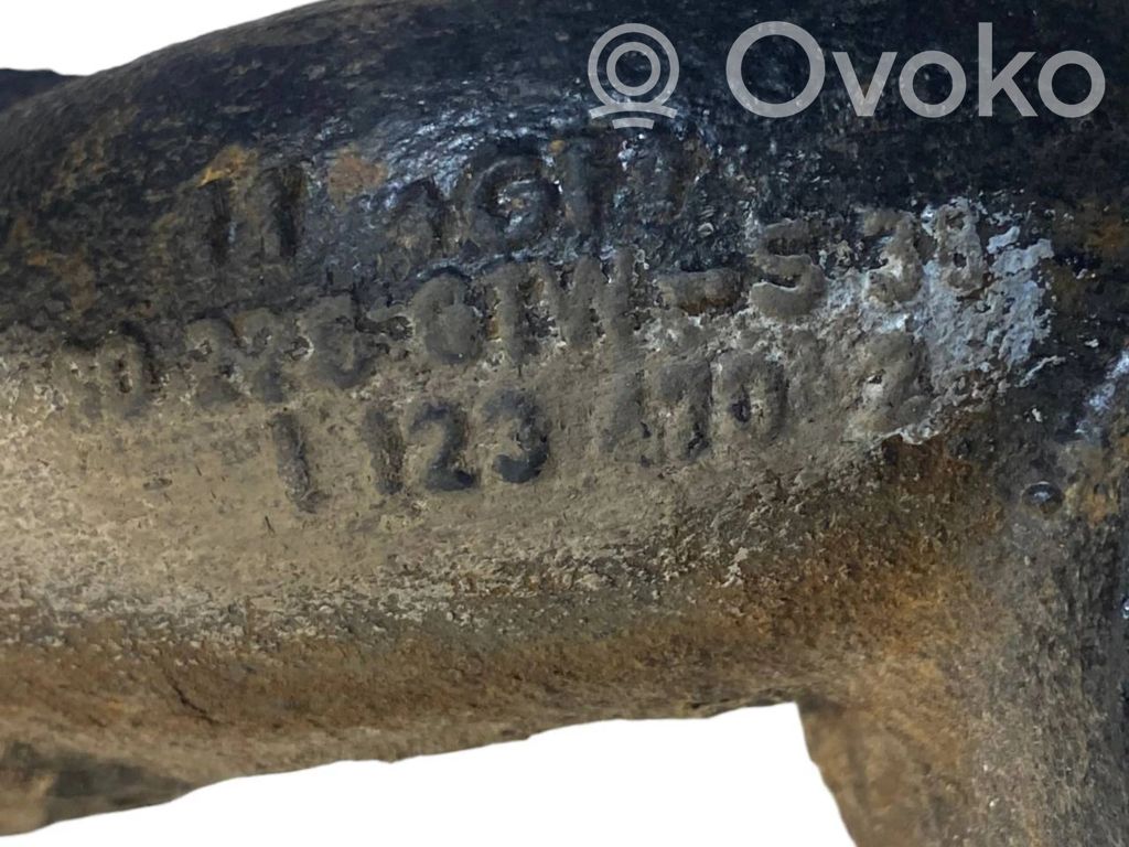 Aizmugurē riteņa rumbas vārpstas šarnīrs (stupica, capfa)