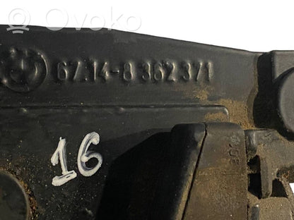 Aizmugurējā pārsega pievilcējs