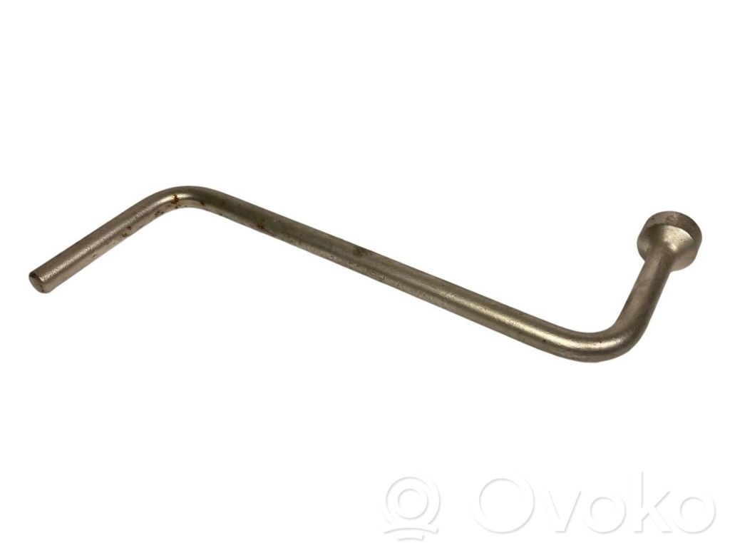 Riteņu uzgriežņatslēga