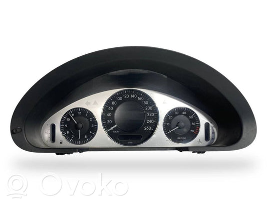 Speedometer (in the instrument panel)