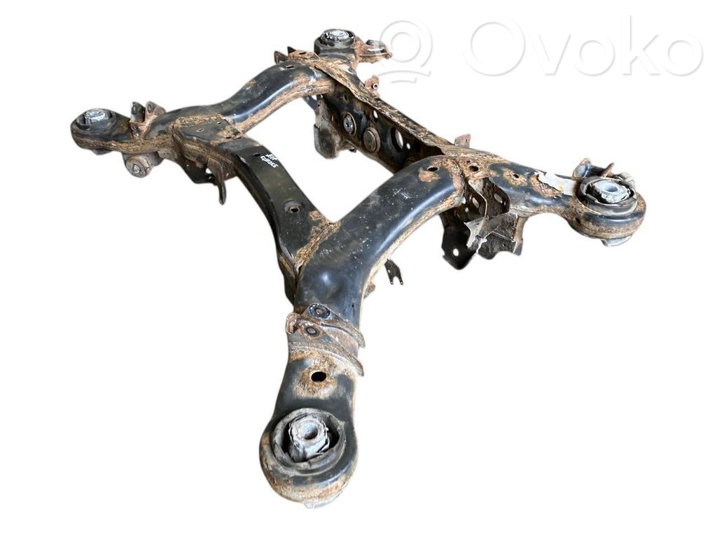 Pusrāmis aizmugurējais / priekšējais