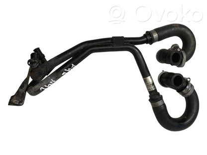 Caurulīte (-es) / šļūtene (-es)