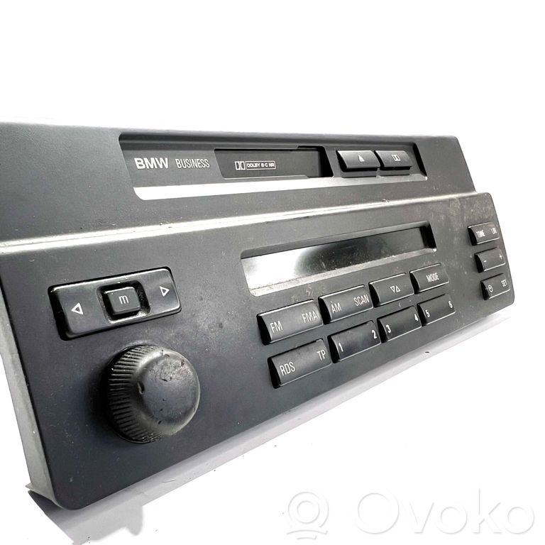 Radio / CD/DVD atskaņotājs / navigācija