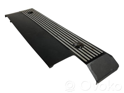 Dzinēja pārsegs (dekoratīva apdare)