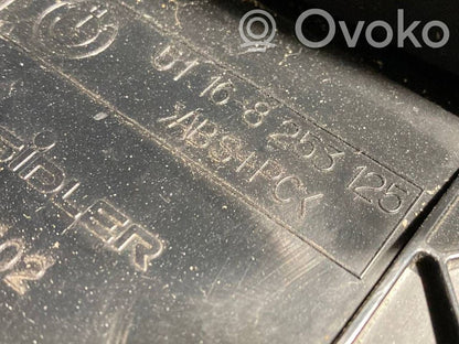 Glāžu turētājs (aizmugurē)