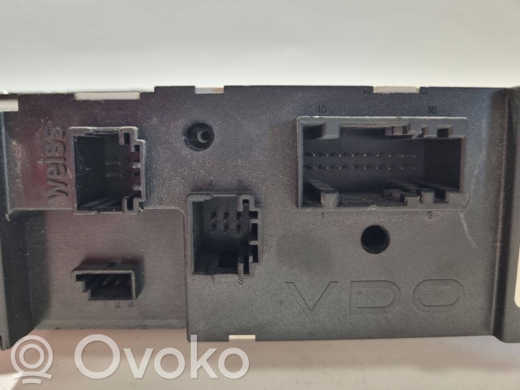 Air conditioning / climate control / interior heating control unit (in the passenger compartment)