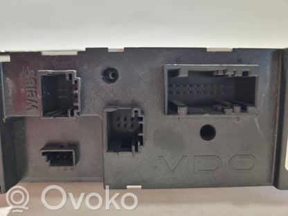 Air conditioning / climate control / interior heating control unit (in the passenger compartment)