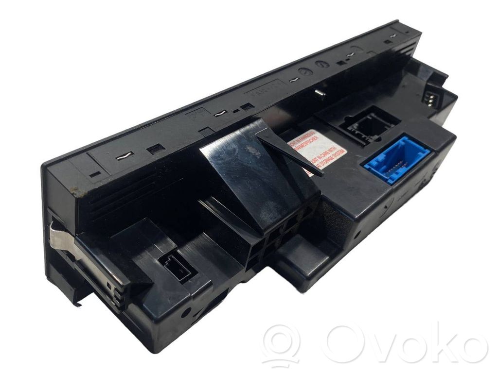 Gaisa kondicioniera / klimata kontroles / salona apsildes vadības bloks (salonā)