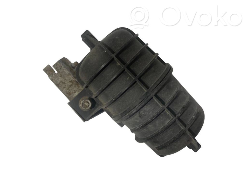 Vacuum air tank