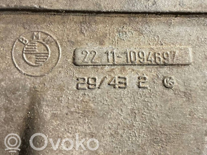 Engine mounting bracket