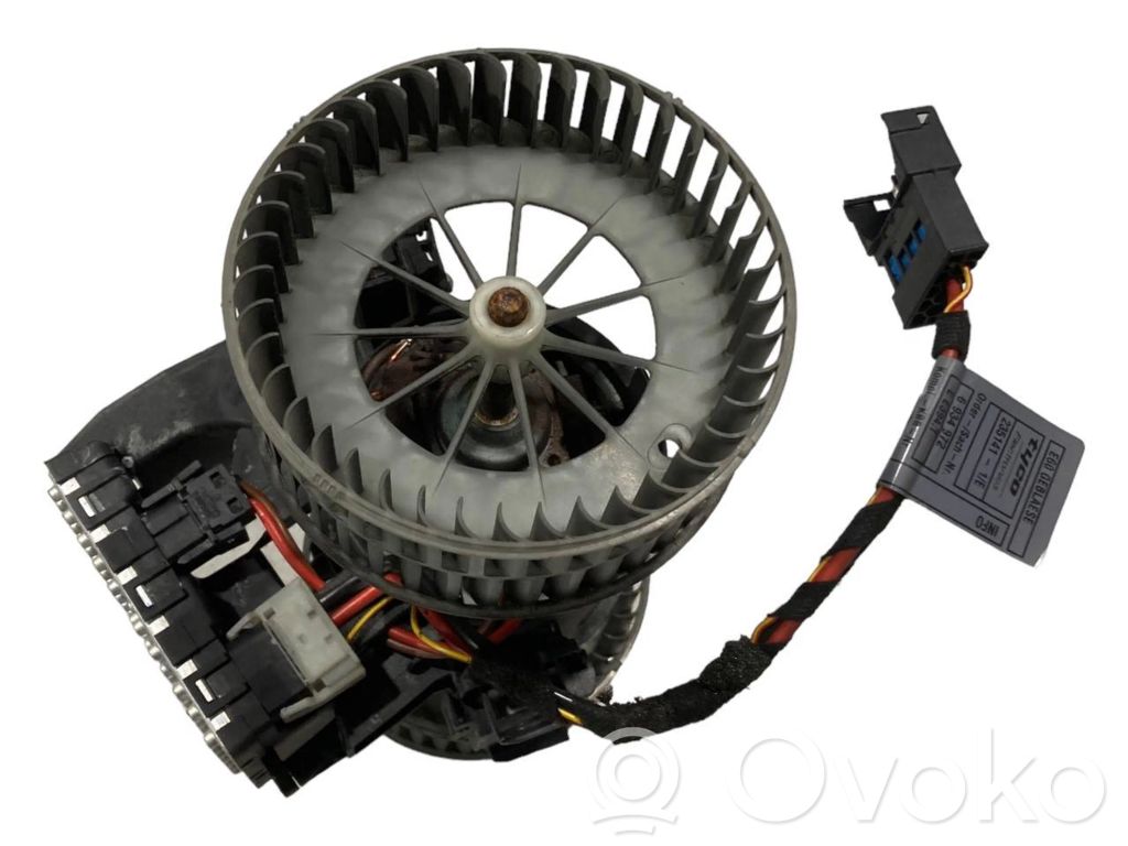 Маленький вентилятор радиатора