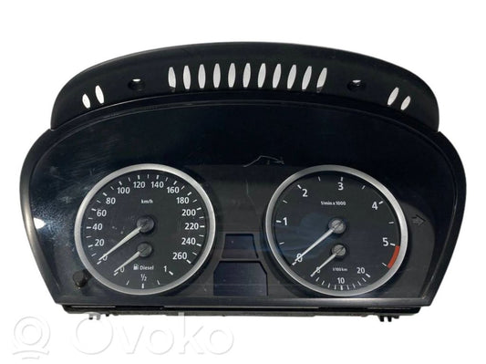 Speedometer (in the instrument panel)